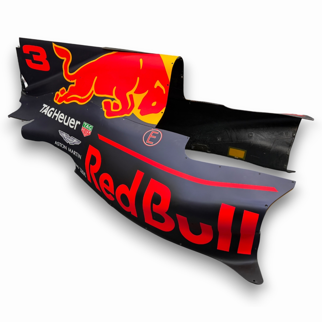 Daniel Ricciardo RB13 Race-Used Clamshell Red Bull Racing 2017 - Image 3