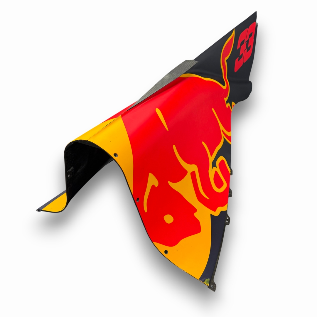 Max Verstappen RB13 Race-Used Enginecover Red Bull Racing 2017 - Image 4