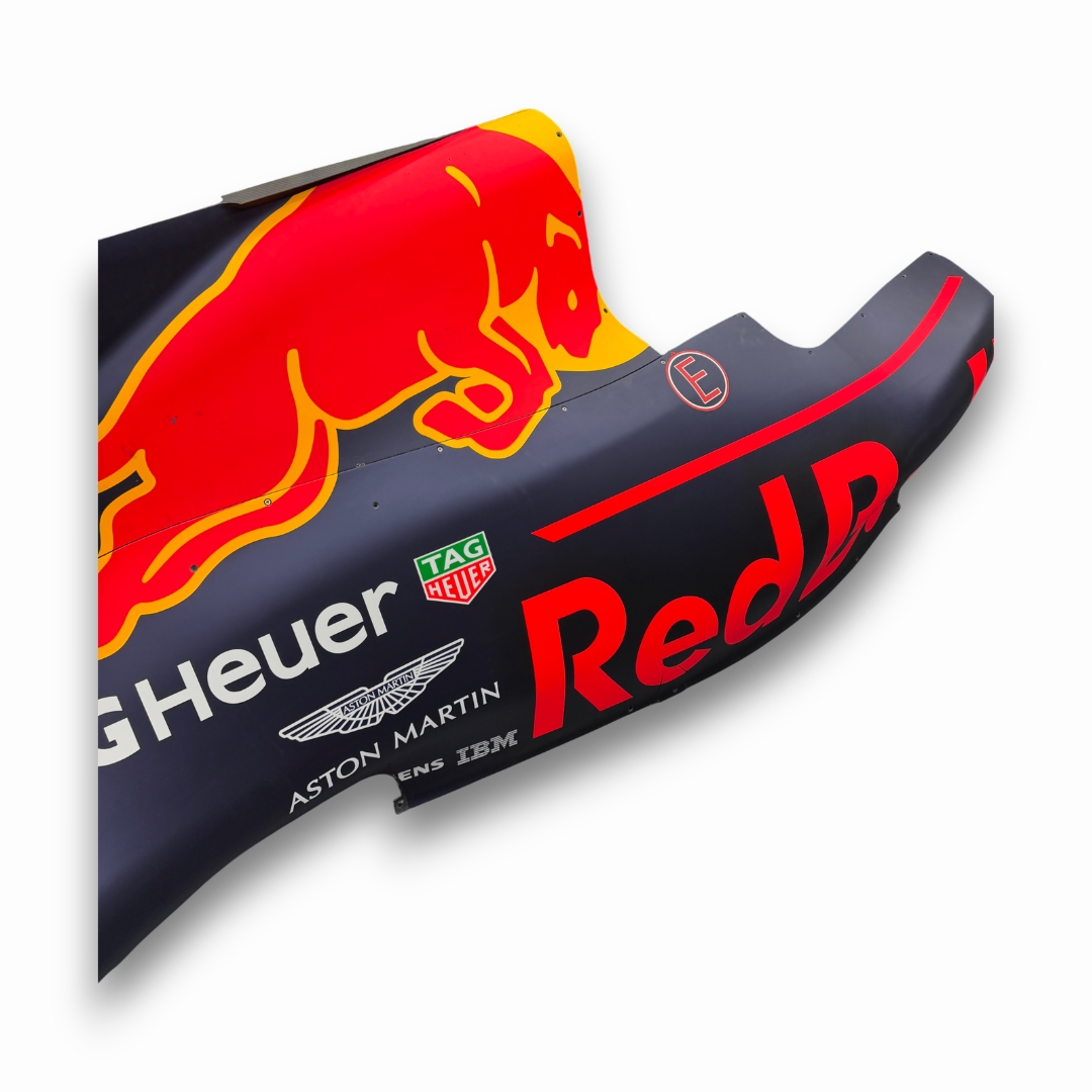 Daniel Ricciardo RB13 Race-Used Clamshell Red Bull Racing 2017 - Image 4